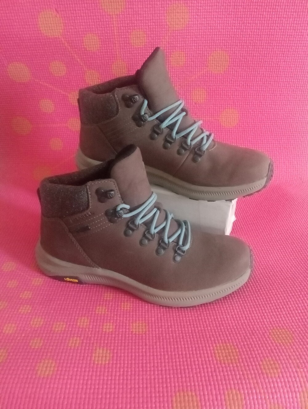Merrell Womens Ontario mid waterproof hiking boots Sz 8.5 Brown